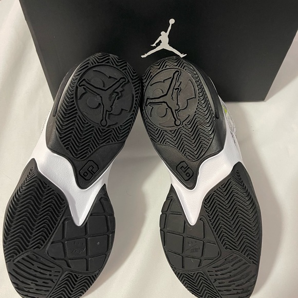 New Nike Youth Jordan’s 7 - Picture 6 of 7